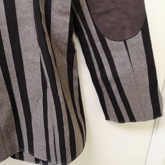 Blazer - Picture 4 of 9